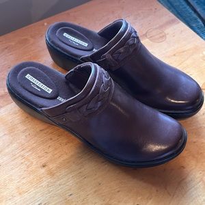 Clarks Clogs